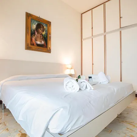 Paradiso Al Mare Shared Pool - Happy Apartment