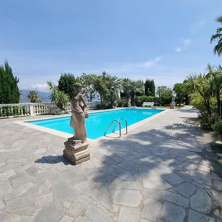 Paradiso Al Mare Terrace And Shared Pool - Happy Rentals *