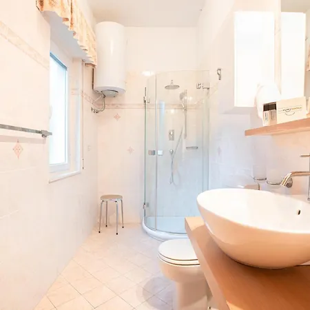 Paradiso Al Mare Shared Pool - Happy * Diano Marina