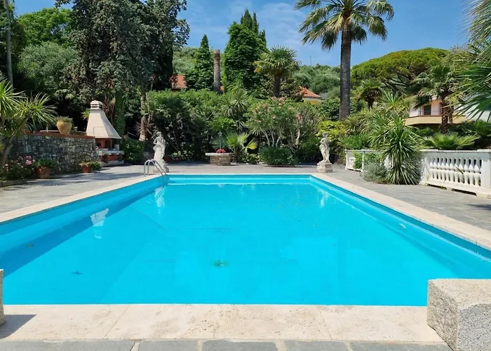 Paradiso Al Mare Shared Pool - Happy